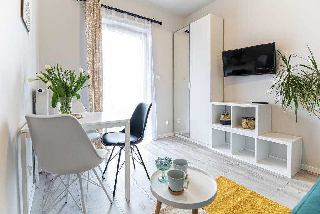 Apartament With Garden Bezplatny Parking !!! Краков Экстерьер фото
