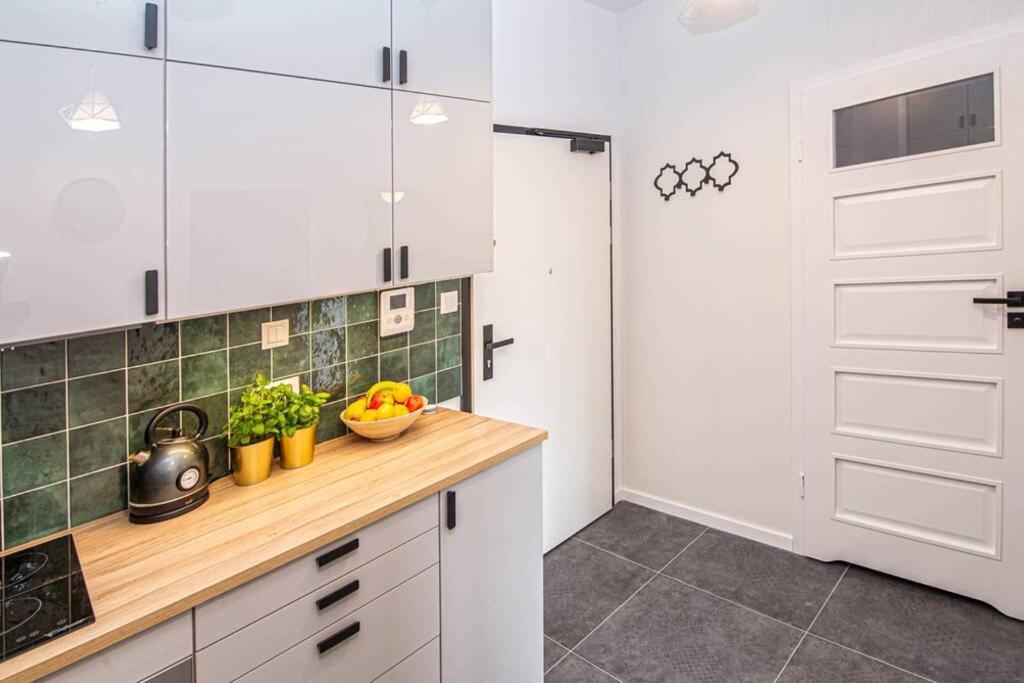 Apartament With Garden Bezplatny Parking !!! Краков Экстерьер фото